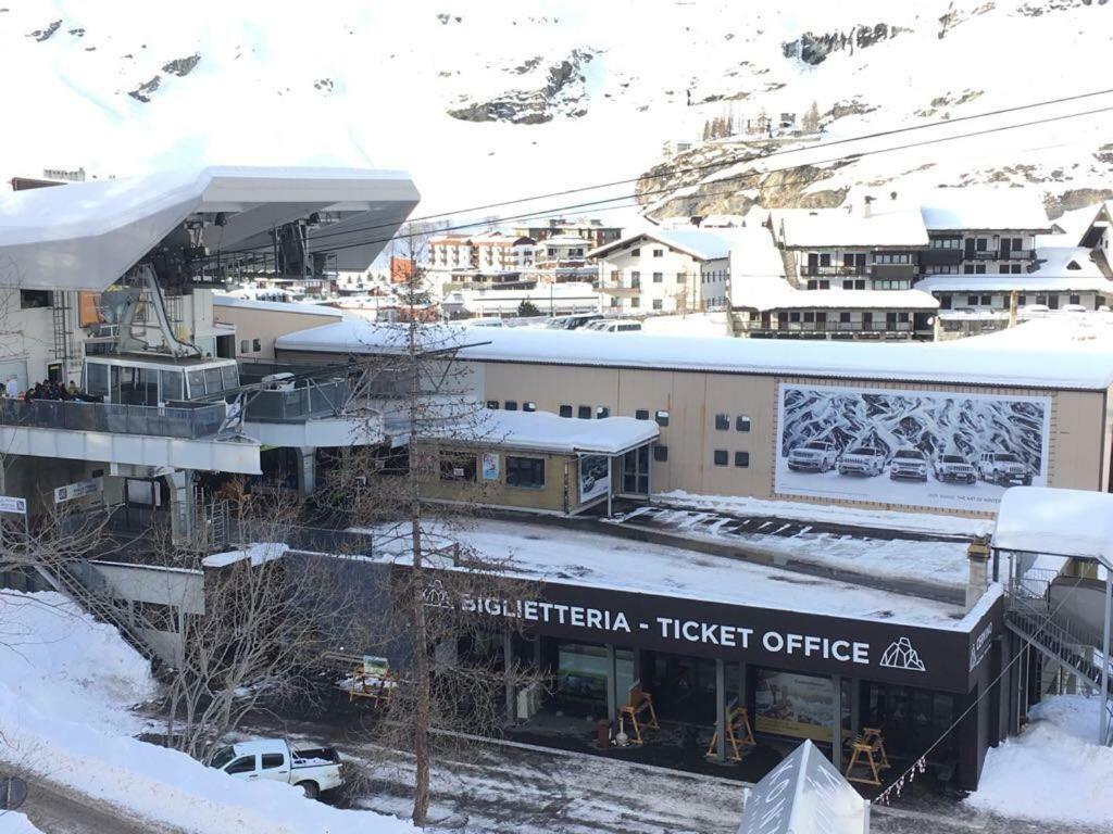 Saint Theodule a2passi dalla funivia Breuil-Cervinia Esterno foto
